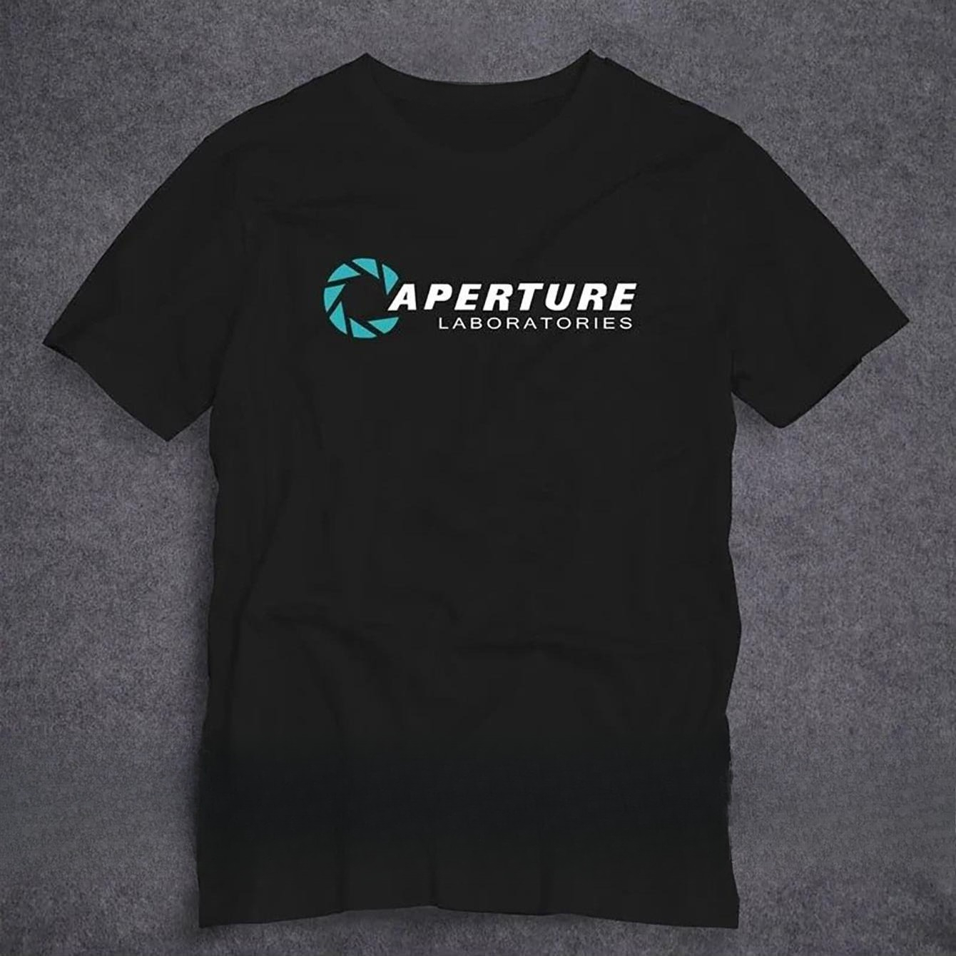 メンズ ポータル2 アパーチャーラボ ロゴ コットンTシャツ - Esports Gaming Shirts のレビューと価格